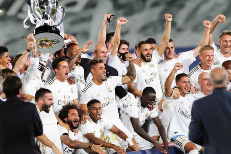 Le bus des joueurs du Real Madrid ciblé par des jets de pierres