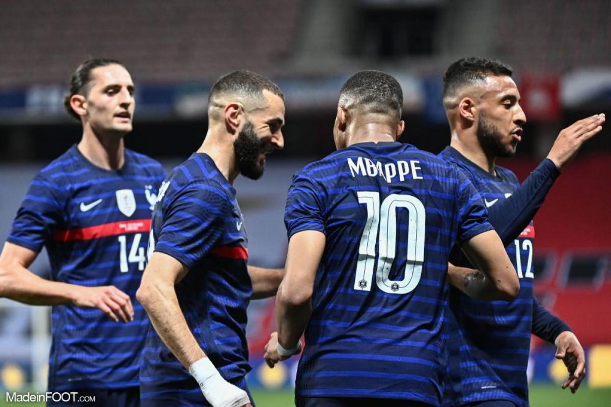 Joie des Bleus après le but de Mbappé