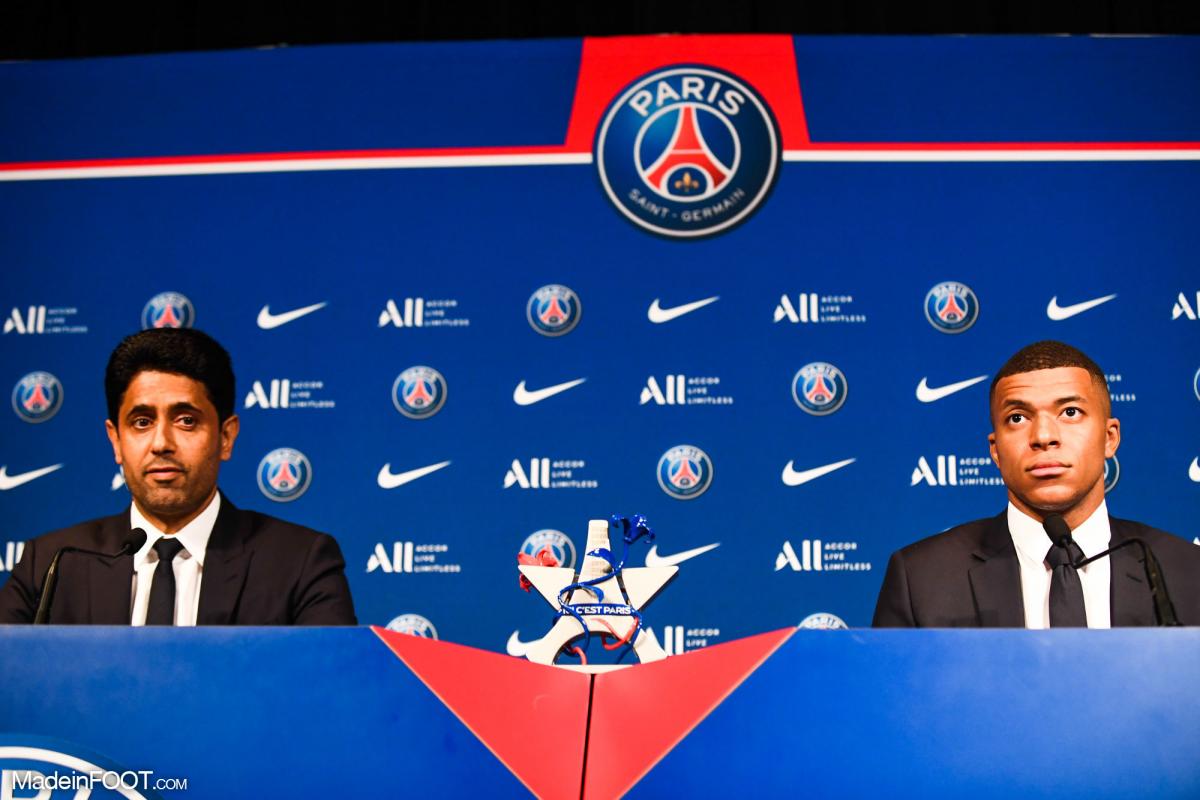 Kylian Mbappé, ici aux côtés de Nasser Al-Khelaïfi.