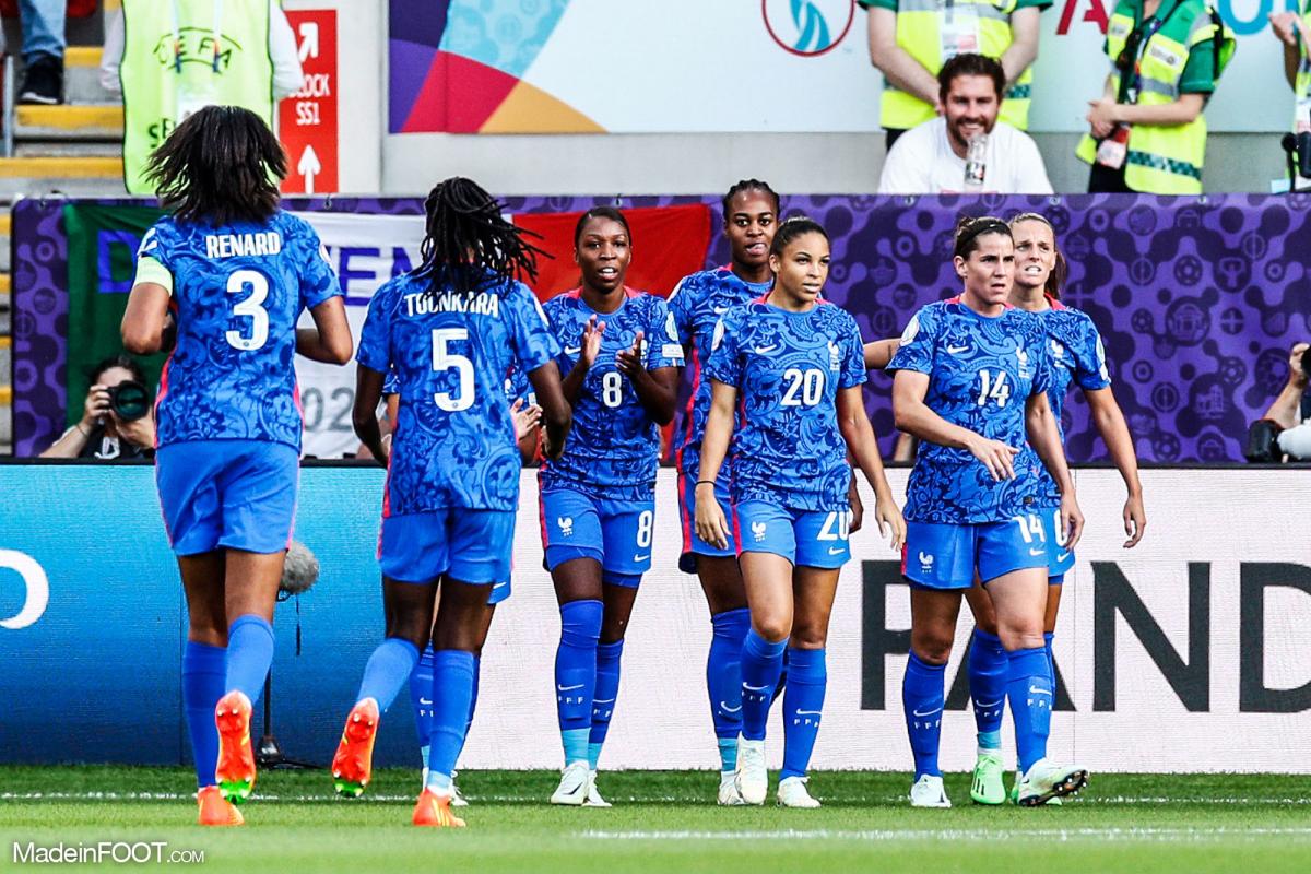 L'équipe de France féminine débute sa Coupe du Monde.