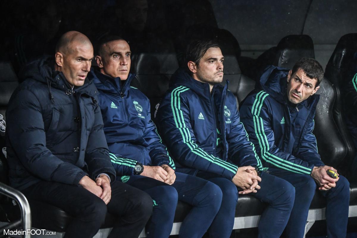 Zinedine Zidane sur le banc du Real Madrid