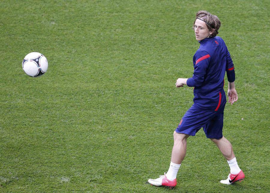 Luka Modric (Real Madrid) va tenter d'être de retour pour le déplacement au Parc des Princes, le 21 Octobre prochain.