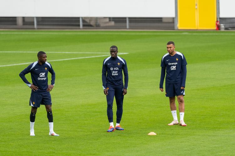 Ferland Mendy avec la France