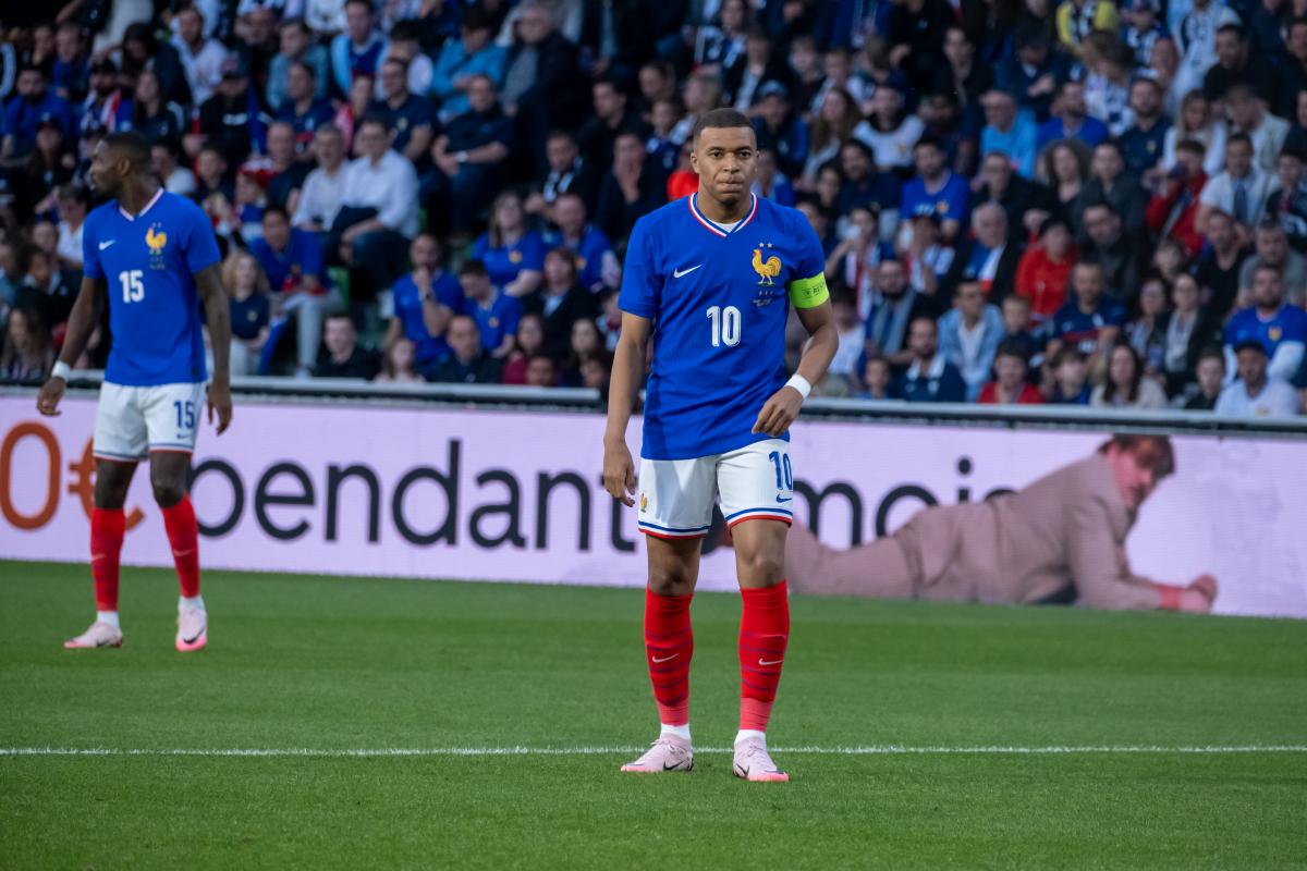 Kylian Mbappé avec l'EDF.