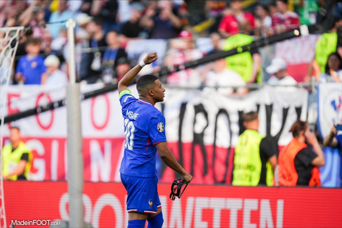 Kylian Mbappé sans son masque pour célébrer