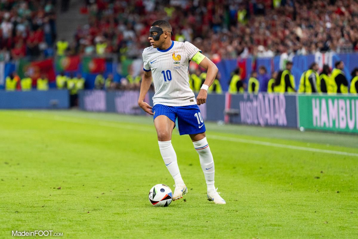 Kylian Mbappé avec l'équipe de France.