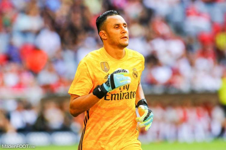 Anciens - Keylor Navas se prend un magnifique lob face au Club América