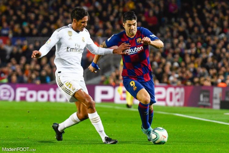 Varane au duel avec Suarez