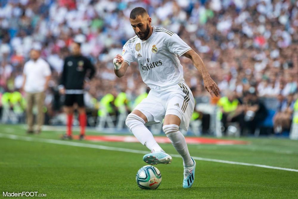 Karim Benzema surpris en train de pester contre le match de Vinicius Jr