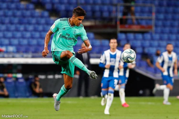 Varane n'y prête pas attention