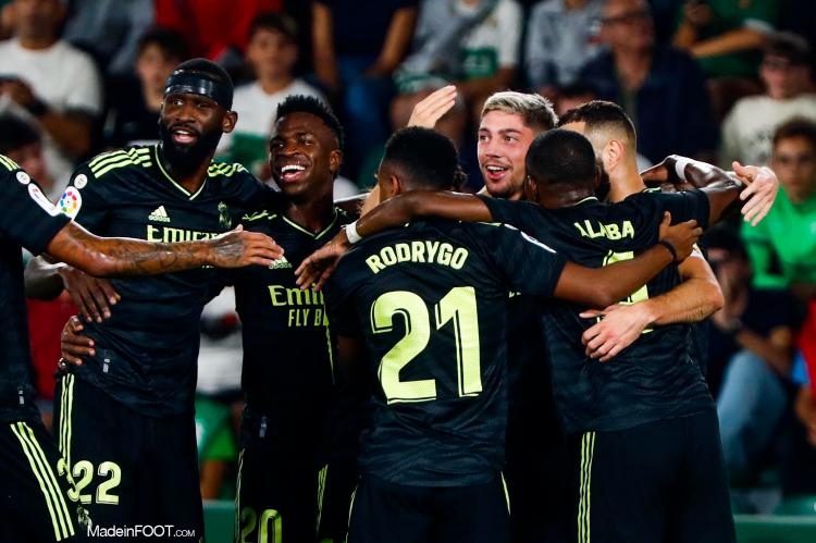 Le Real Madrid domine Elche, Benzema fête son Ballon d'Or avec un but