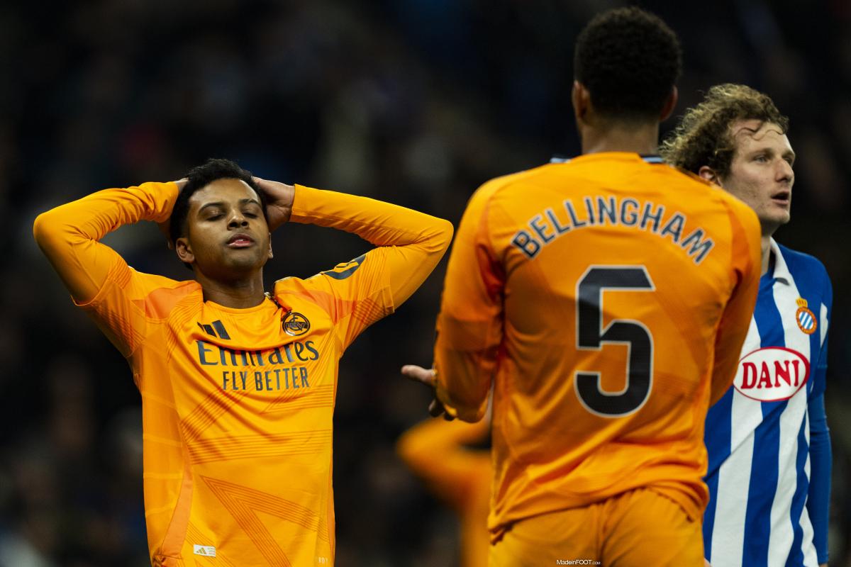 Rodrygo (gauche)
