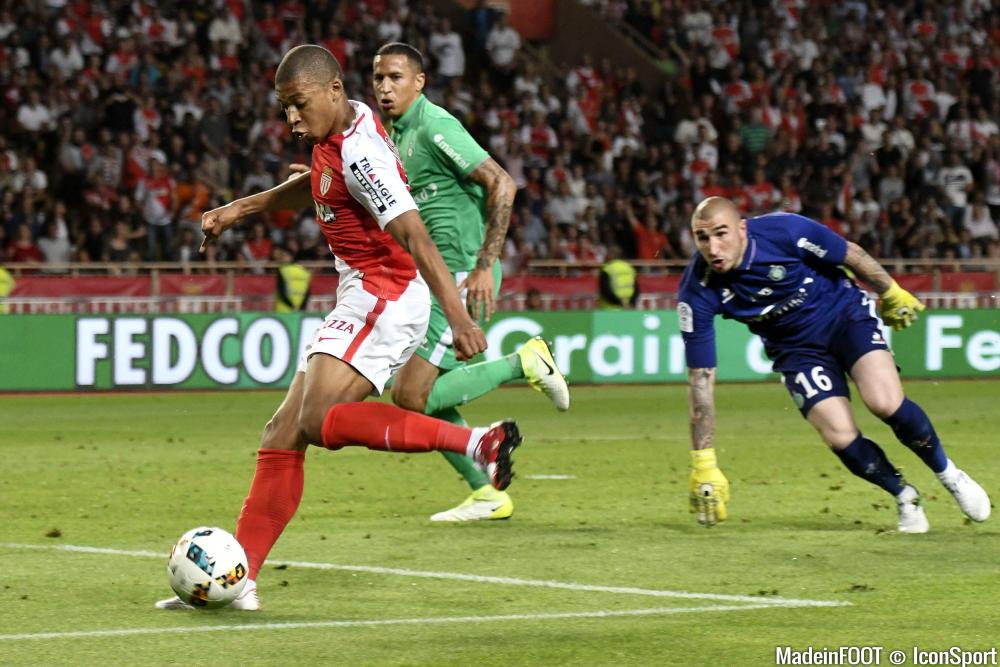 Kylian Mbappé aurait décidé de rester à Monaco.