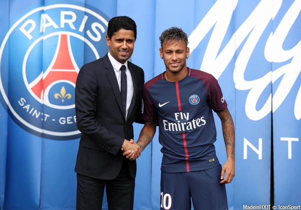 Neymar avec al-Khelaïfi lors de son arrivée à Paris en août dernier.