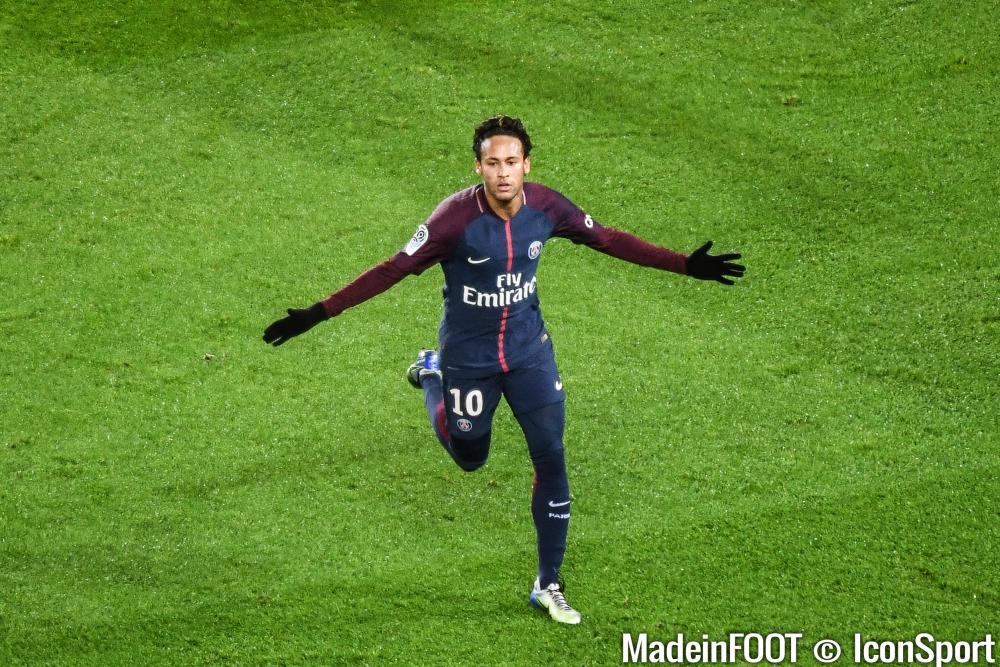 Neymar ne fait pas peur à Nacho.