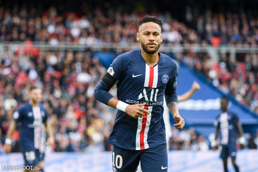 Roberto Carlos souhaite voir son compatriote Neymar au Real.