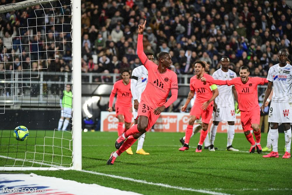 Kouassi est suivi par le Real Madrid, tout comme Aouchiche.