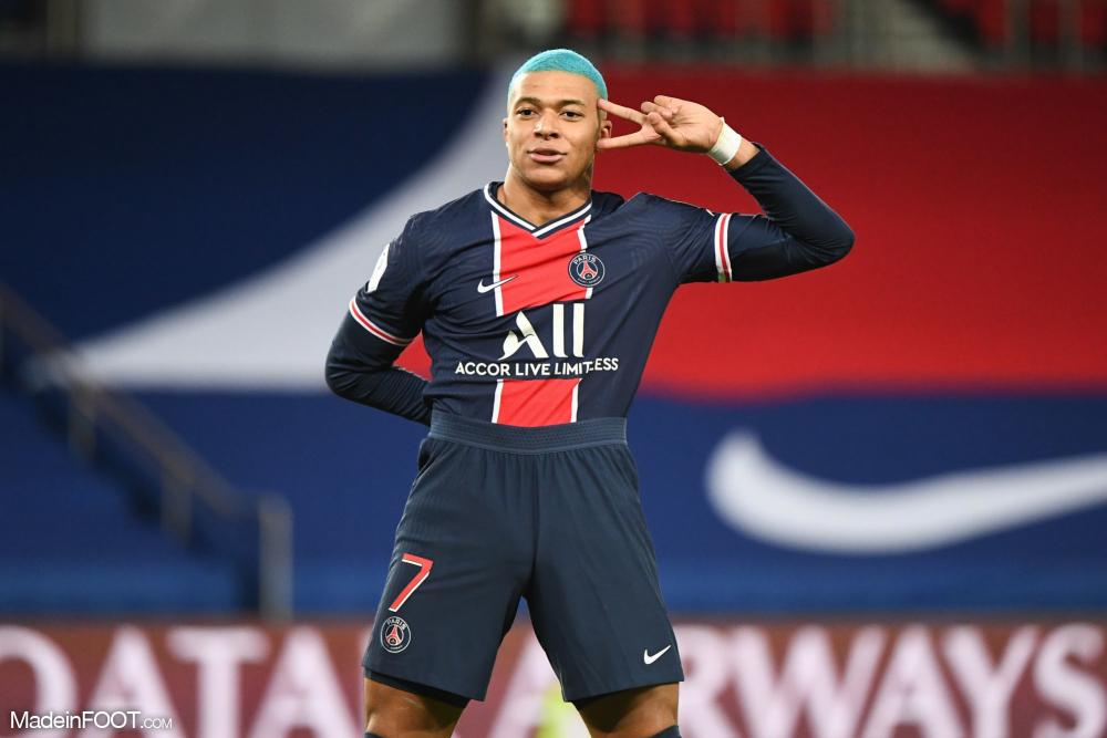 Mbappé avec le maillot du PSG