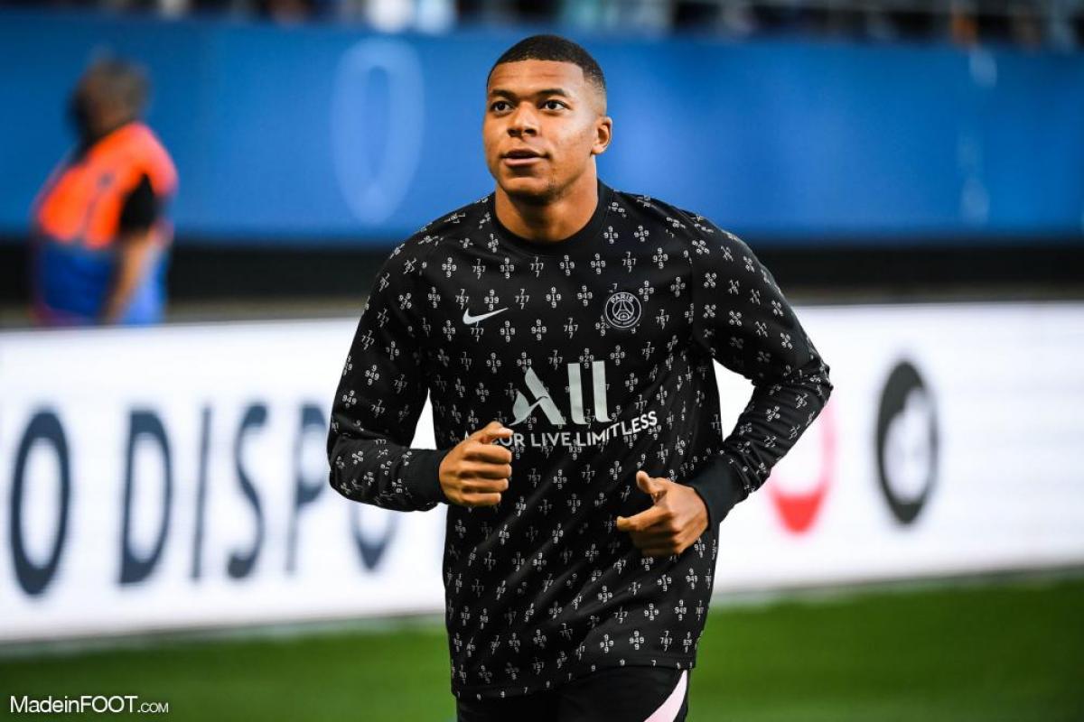 Kylian Mbappé s'entraîne avec le PSG