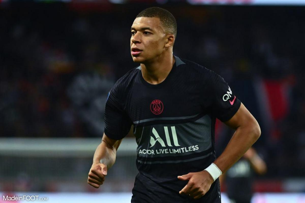 Kylian Mbappé (PSG) avec le maillot third