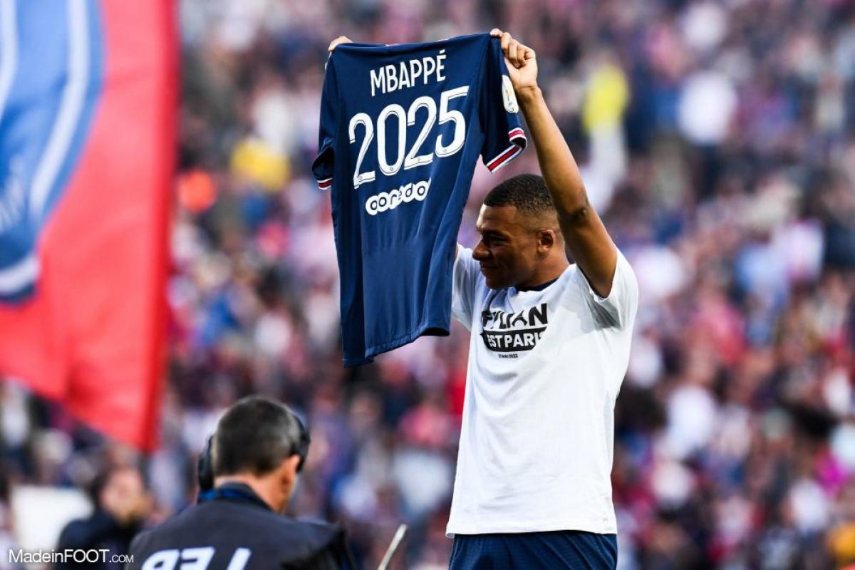 Kylian Mbappé pendant l'annonce de sa prolongation de contrat au PSG.