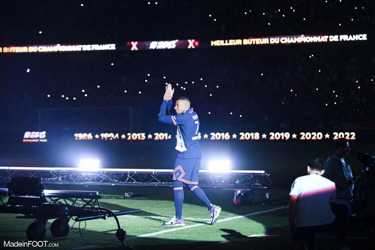 Kylian Mbappé (23 ans, 39 buts en 43 matchs joués) est attaquant au PSG.