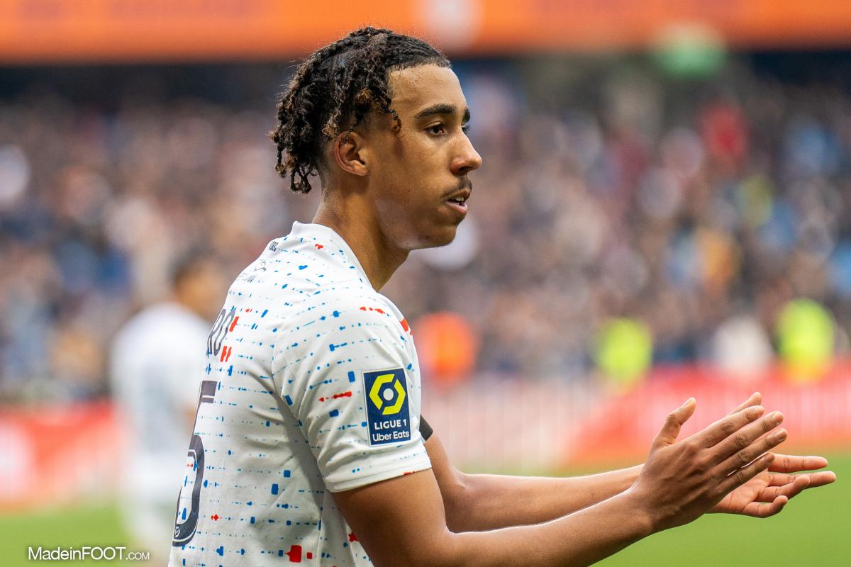 Leny Yoro est en partance pour Manchester United