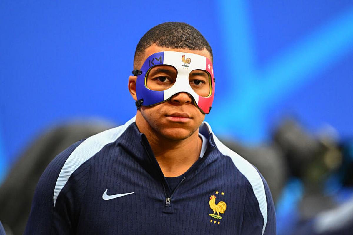 Kylian Mbappé avec l'EDF.