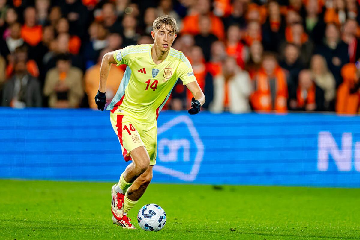 Dean Huijsen sous le maillot de l'Espagne