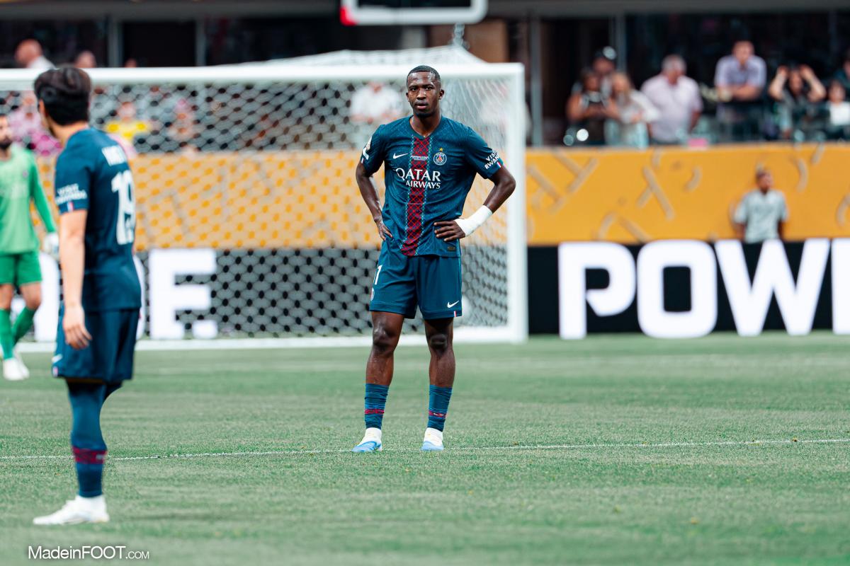 Willian Pacho, défenseur du PSG