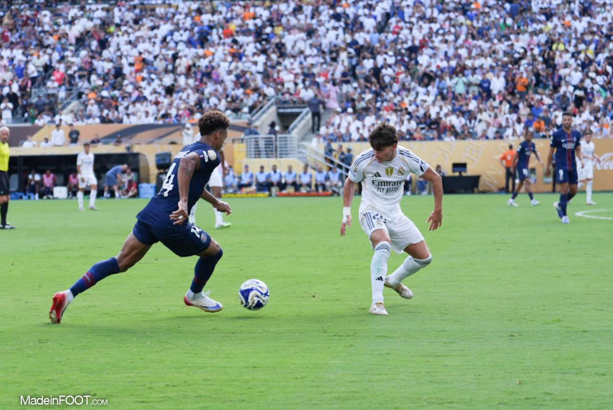 Désiré Doué (PSG), ici face à Fran Garcia (Real Madrid).
