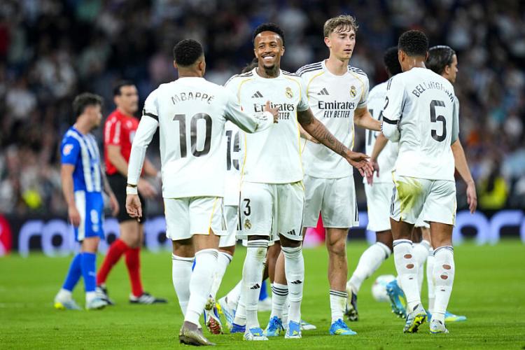 Les compos officielles du match entre le Séville FC et le Real Madrid.