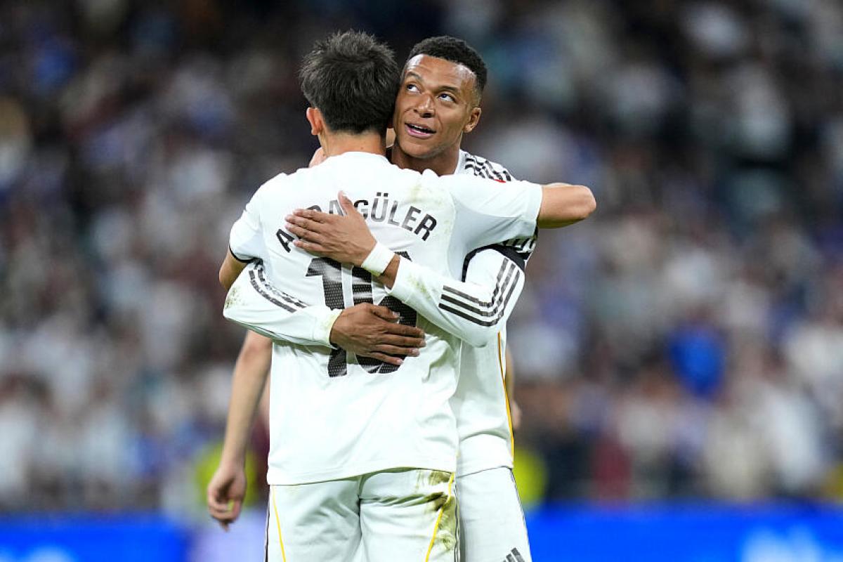 Kylian Mbappé, l'attaquant du Real Madrid, ici aux côtés d'Arda Güler.