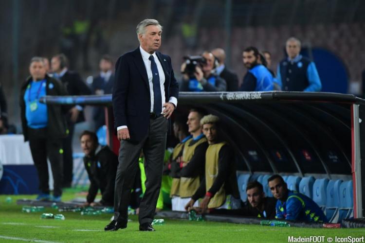 Carlo Ancelotti, sur le banc du Napoli en 2018.