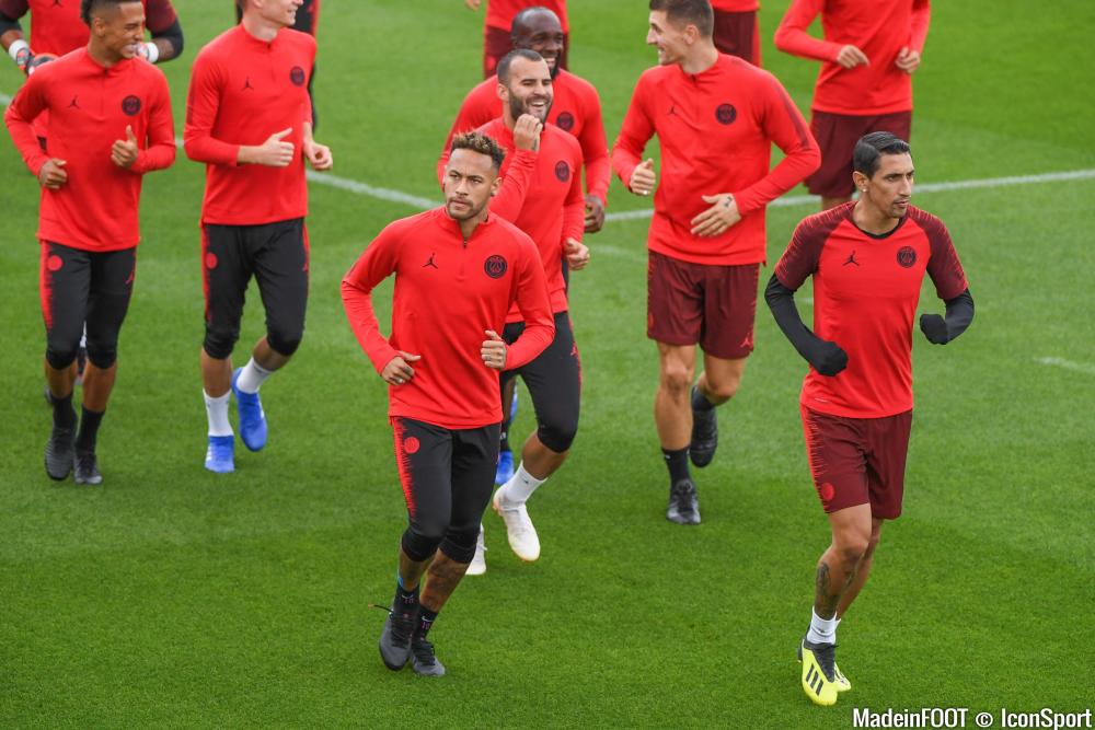 Le dernier contrat signé par Neymar fait couler de l'encre en Espagne.