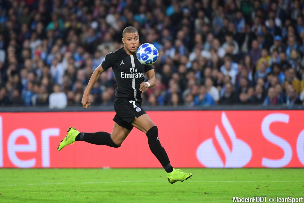 Kylian Mbappé lors d'un match de Ligue des Champions avec le PSG