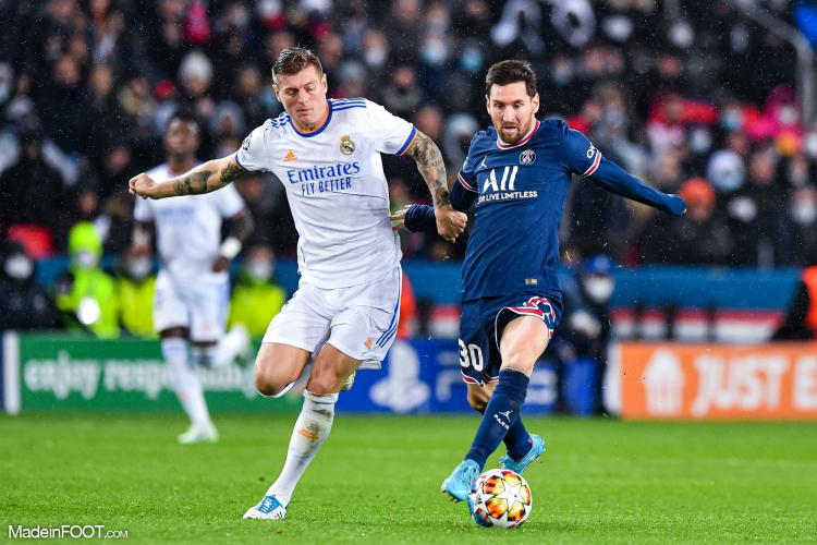 Toni Kroos au duel avec Lionel Messi