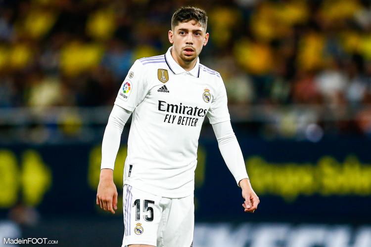 Federico Valverde avec le maillot du Real Madrid.