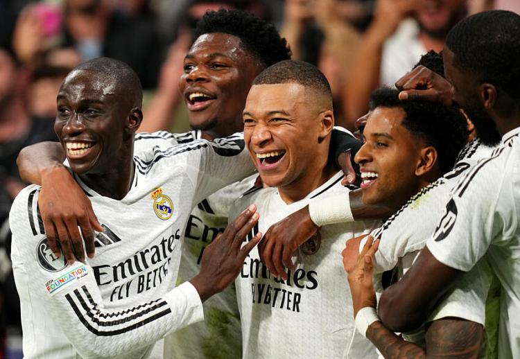 Ferland Mendy, le défenseur latéral gauche du Real Madrid, ici aux côtés de ses coéquipiers.